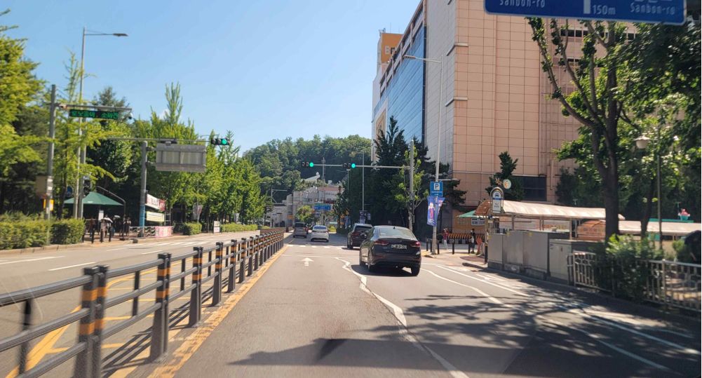 前方为“ㅏ”形三岔路口