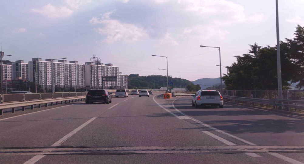汽车专用道路 · 准备从2车道变道进入右侧出口匝道的情况