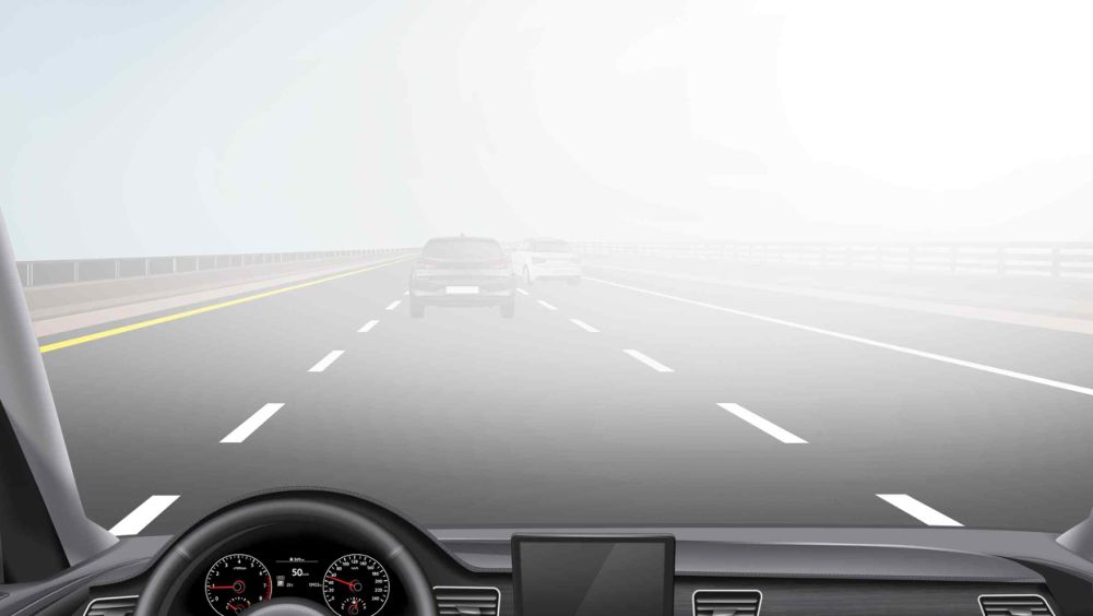 Expressway with 3 lanes in each direction · Weather: fog with 50 m visibility